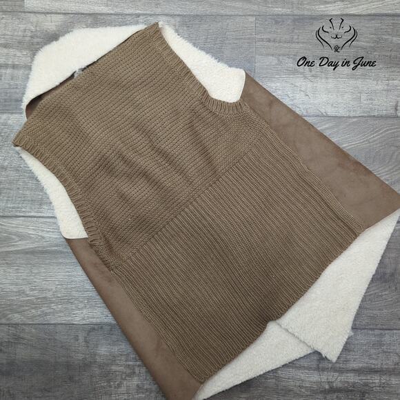 Chelsea & Theodore Fleece Collared Vest Size L - Picture 5 of 5